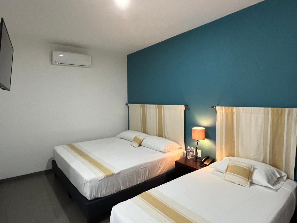 Hotel Nueve Agaves 4*