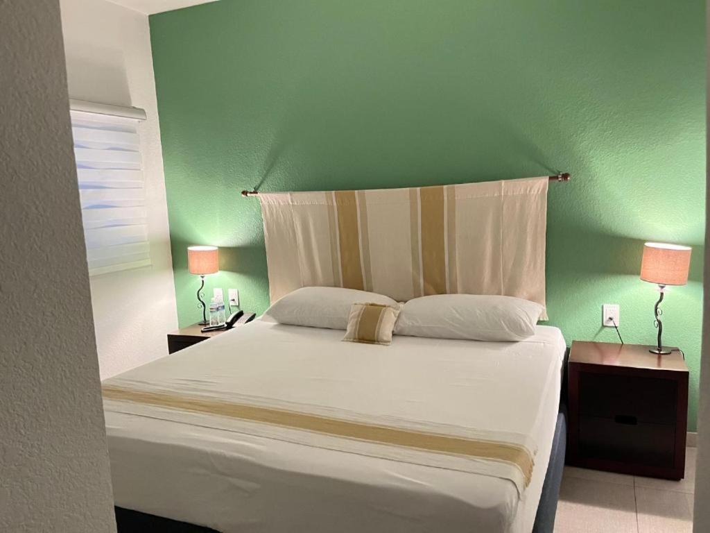 Hotel Nueve Agaves 4*